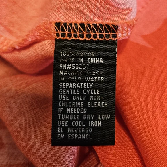 Unique Spectrum Coral Pink Floral V-Neck Top - Picture 5 of 5